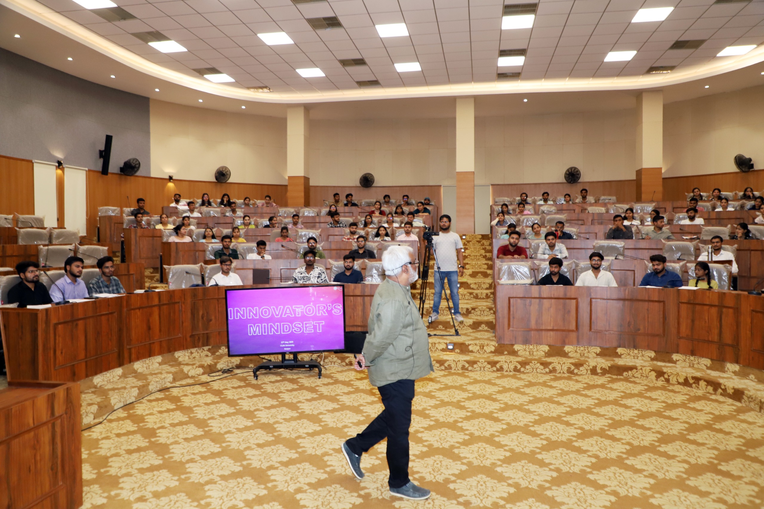सफल उद्यमी के लिए नवाचारी सोच होना अनिवार्य