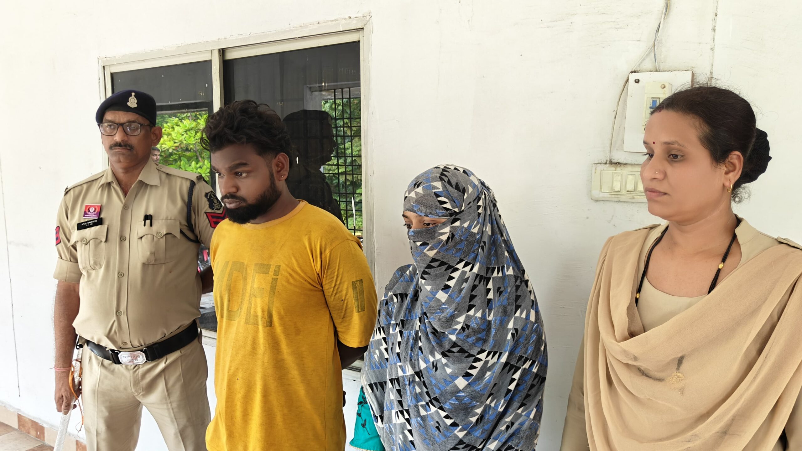 हनी ट्रैप में फंसाकर 17 लाख की फिरौती मांगने वाले दो आरोपित गिरफ्तार
