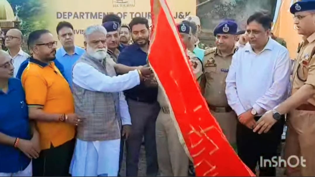 माता खीरभवानी यात्रा वेलफेयर सोसाइटी ने वार्षिक यात्रा के सुचारू संचालन के लिए प्रशासन के प्रयासों की सराहना की