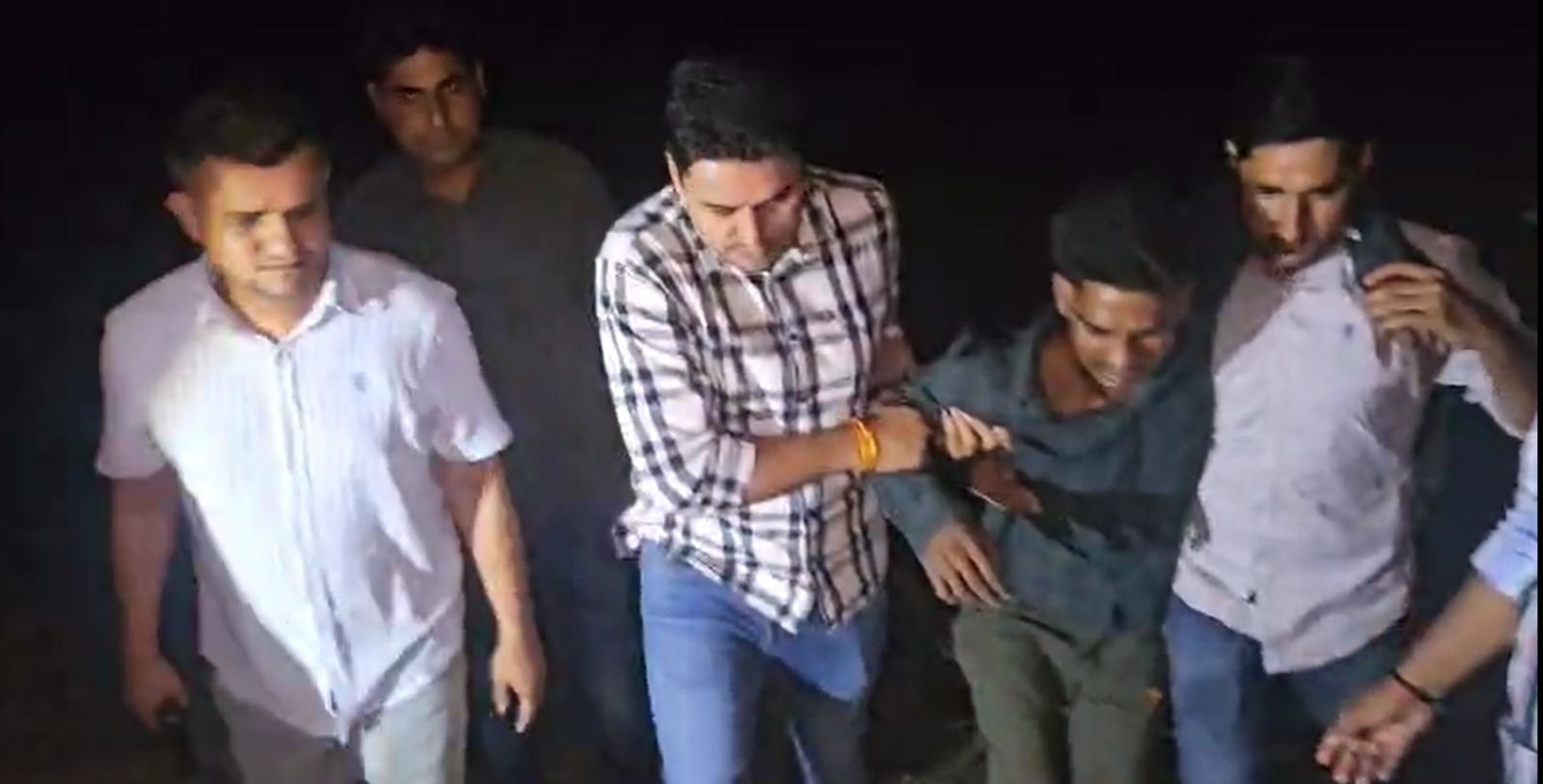 कोर्ट में पेशी के बाद भागा अफरोज मुठभेड़ में गिरफ्तार