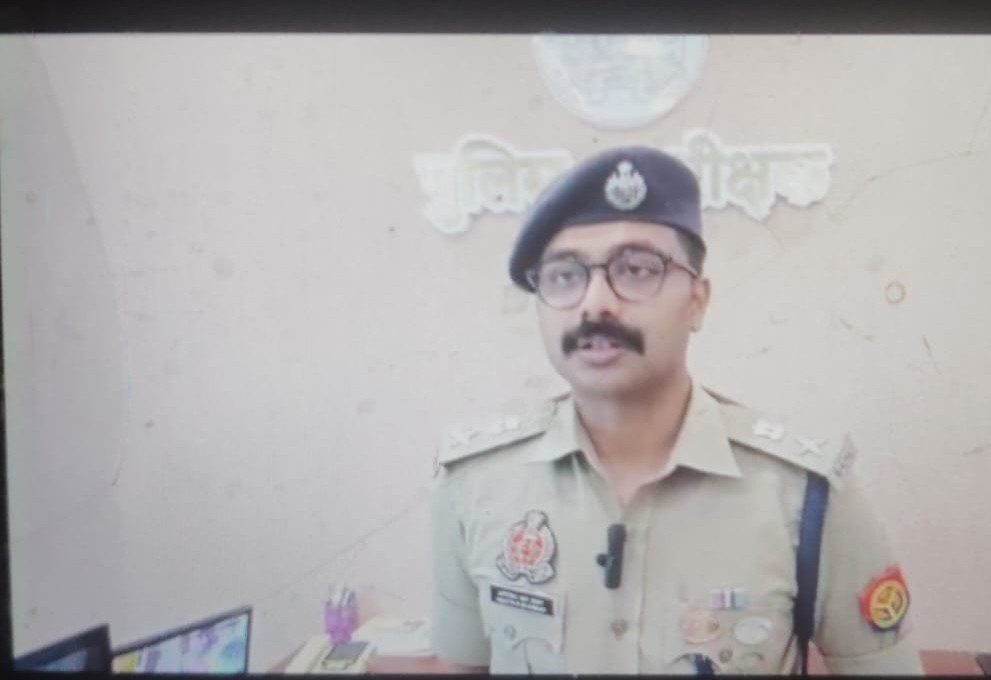 पुलिस मुठभेड़ में दो चेन स्नैचर गिरफ्तार, गाेली लगने से घायल