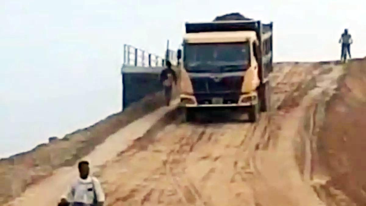 फरीदाबाद : ग्रेटर नोएडा से जोडऩे वाला मंझावली पुल अधूरा, भूमि अधिग्रहण बना बाधा