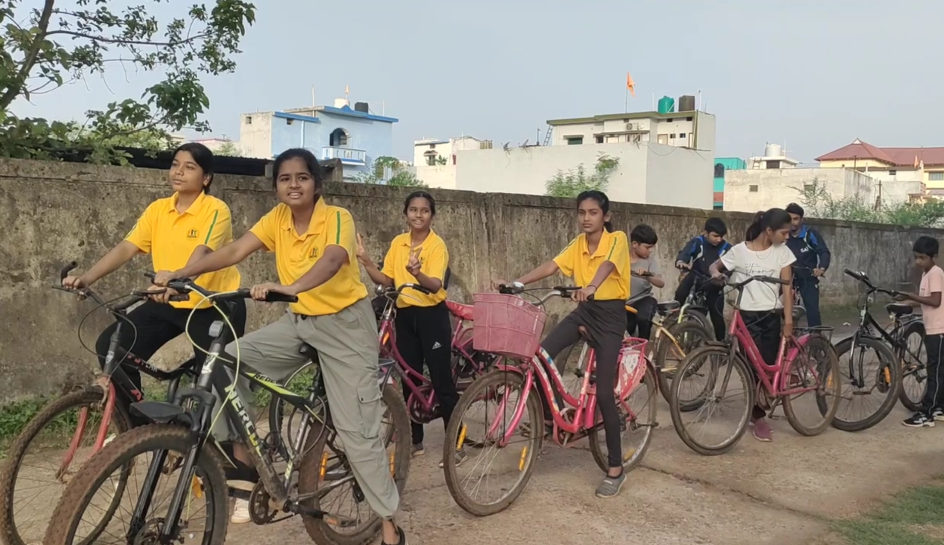 दैनिक दिनचर्या में साइकिल के उपयोग को शाम‍िल करने निकाली गई साइकिल रैली