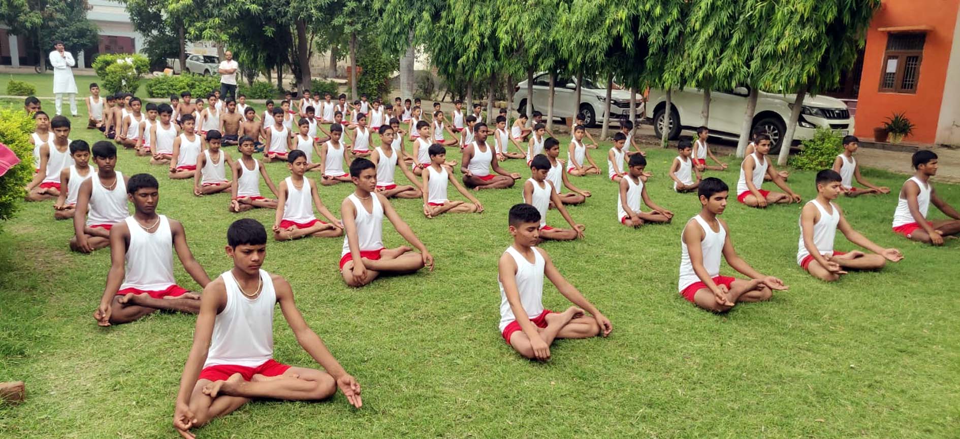हिसार : संस्कारी युवाओं से ही सशक्त राष्ट्र का निर्माण संभव : स्वामी आदित्यवेश