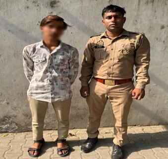 नशे में पुलिसकर्मियों से भिड़ा युवक, गिरफ्तार