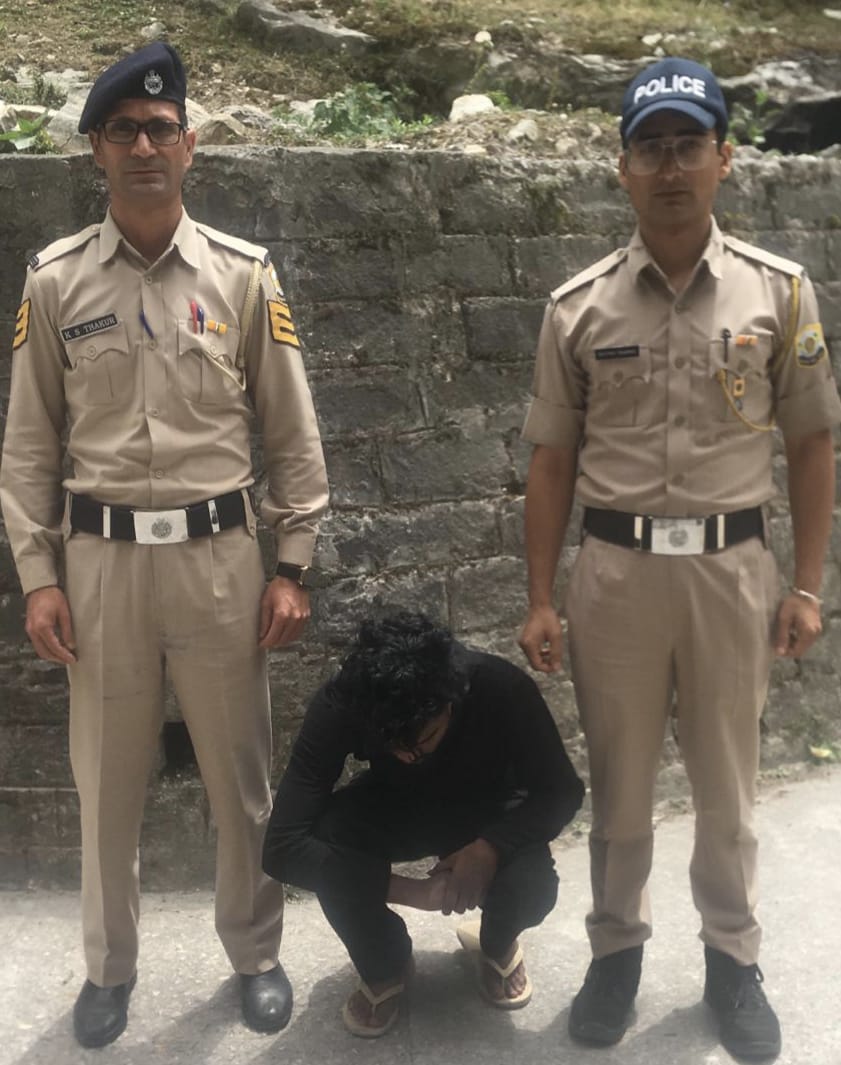मणिकर्ण में नशे की खेप के साथ केरल का युवक गिरफ्तार