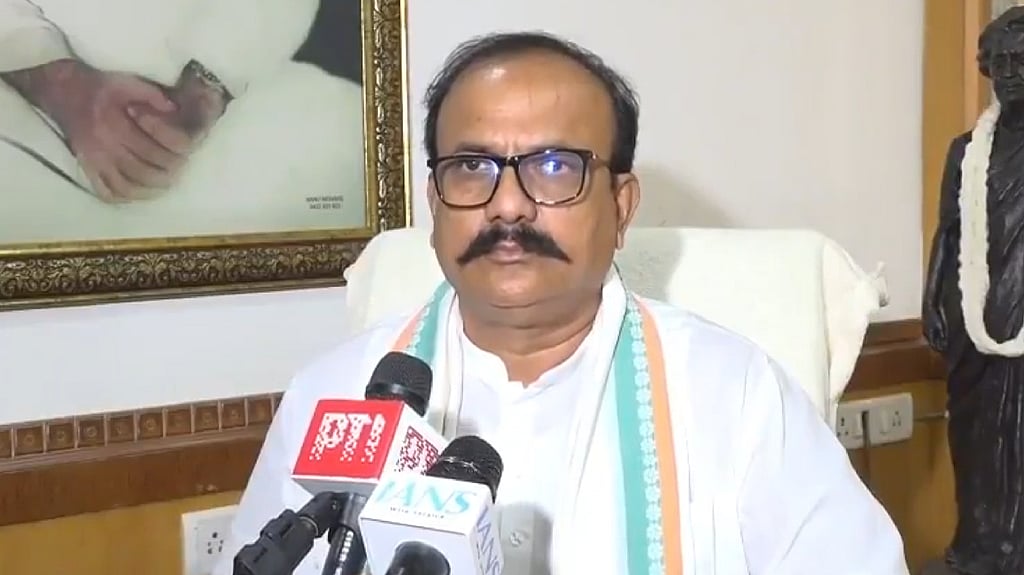 महाराष्ट्र में संगठन पुनर्निर्माण के लिए कांग्रेस ने अपनाई कॉर्पोरेट जैसी चयन प्रक्रिया, राहुल गांधी खुद रख रहे नजर