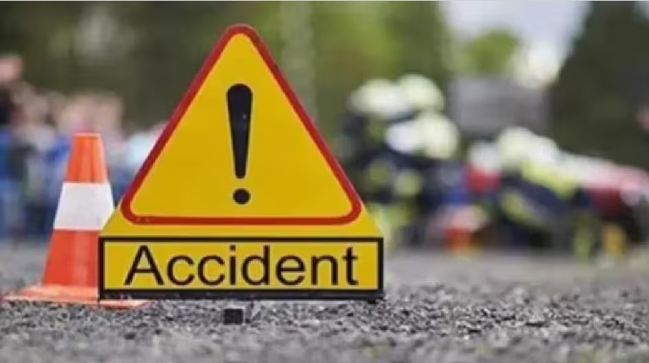 केन्या में 28 भारतीय पर्यटकों को ले जा रही बस दुर्घटनाग्रस्त, 5 की मौत, 15 से अधिक घायल