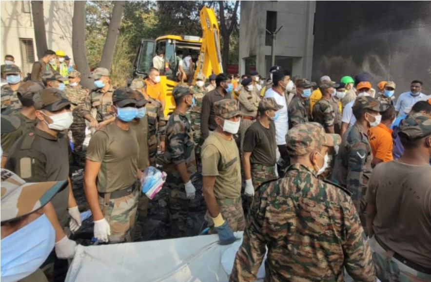 अहमदाबाद विमान दुर्घटना जांच में शामिल हुईं 17 टीमें, बोइंग की टीम भी पहुंची