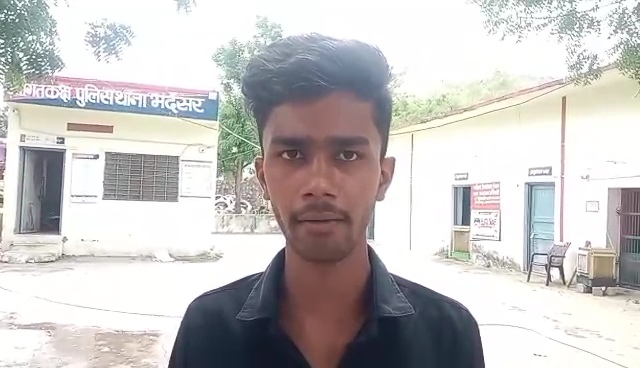सांवलियाजी दर्शनार्थ जा रहे पदयात्री से चाकू की नाेेंक पर लूट, दो थानों के काटे चक्कर