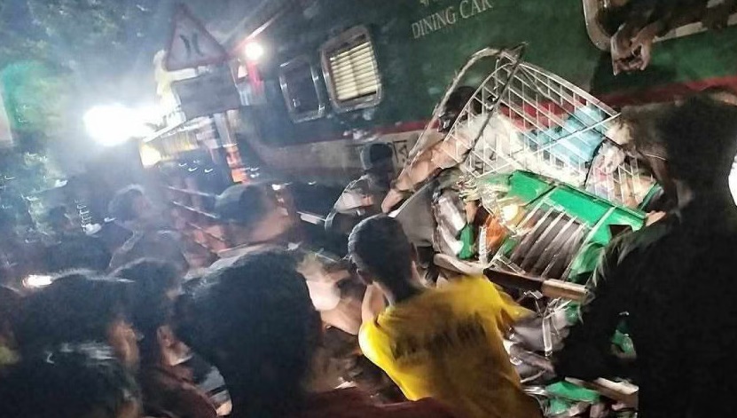 बांग्लादेश में ट्रेन और वाहनों की टक्कर में एक की मौत, पांच घायल