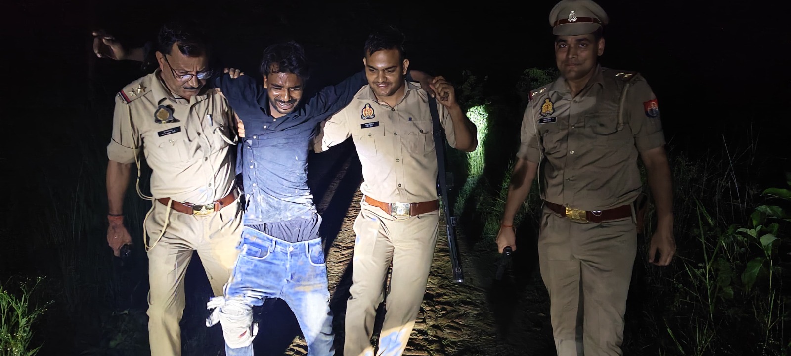 बरेली मुठभेड़ में गोली लगने से बदमाश घायल, सिपाही काे गाेली लगी