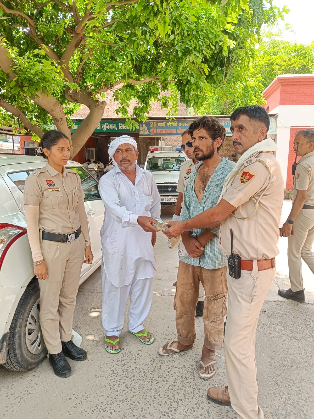 सिरसा: पुलिस ने पकड़ा जेब कतरा, 74 हजार बरामद