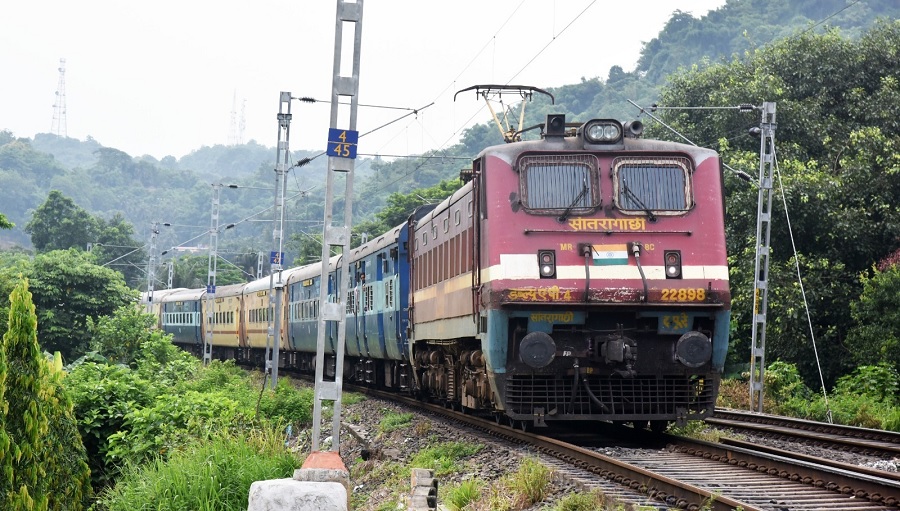 (अपडेट) असम में भारी बारिश के चलते कई ट्रेनें रद्द
