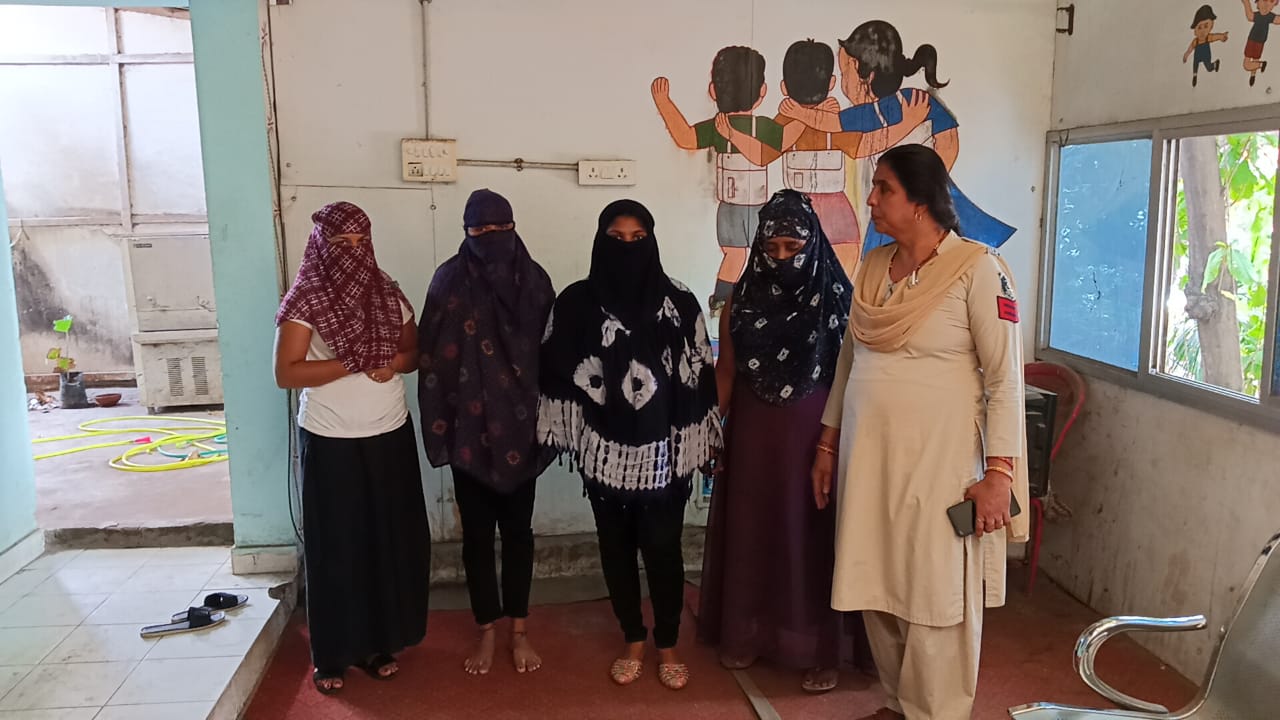 रायपुर में सेक्स रैकेट का भंडाफोड़, महिला दलाल सह‍ित चार युवतियां गिरफ्तार