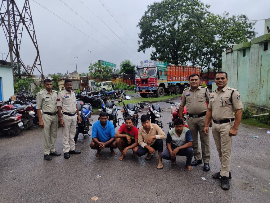 बाइक चोर गिरोह का भंडाफोड़ : चार युवक व तीन नाबालिग गिरफ्तार, चोरी की पांच मोटरसाइकिल बरामद