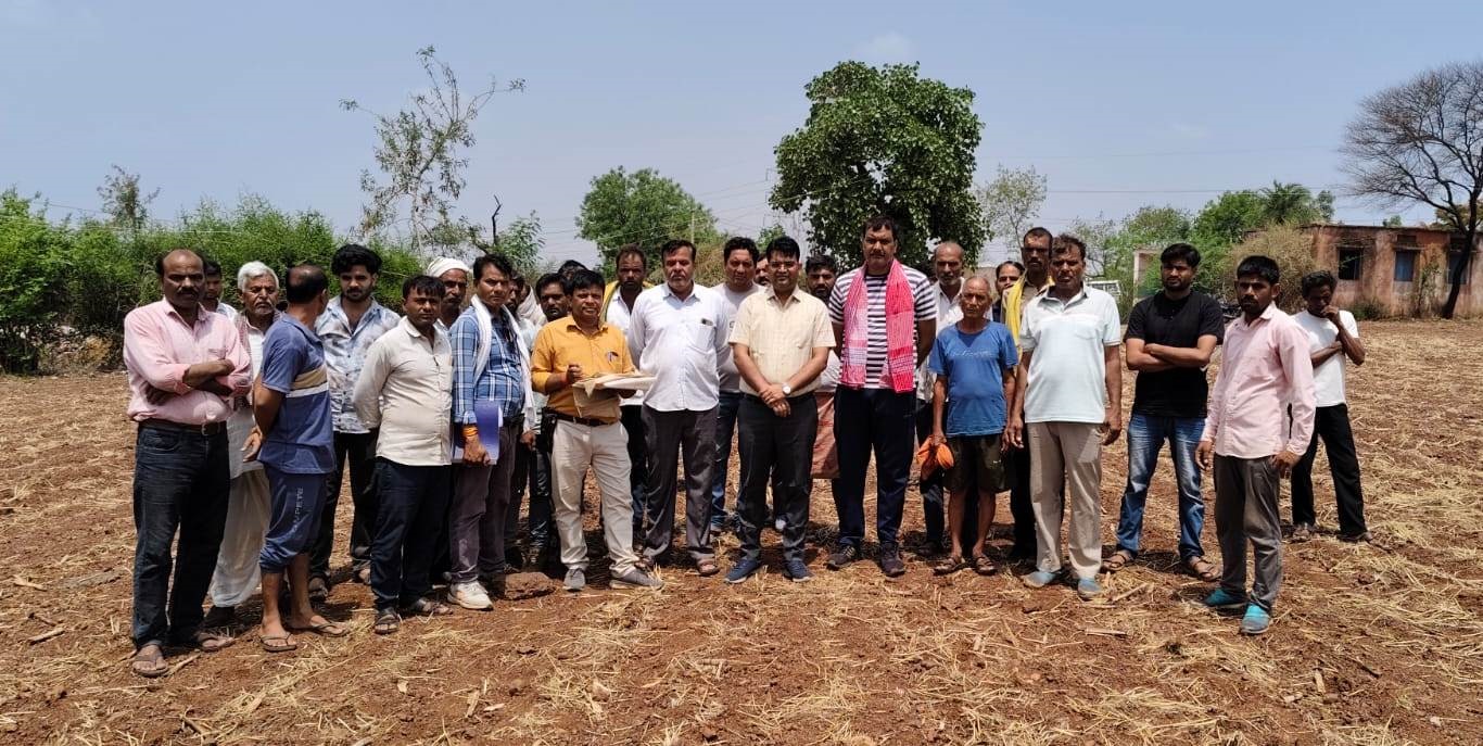 स्कूल की भूमि से अतिक्रमण हटाकर पंचायत को सौंपा गया कब्जा