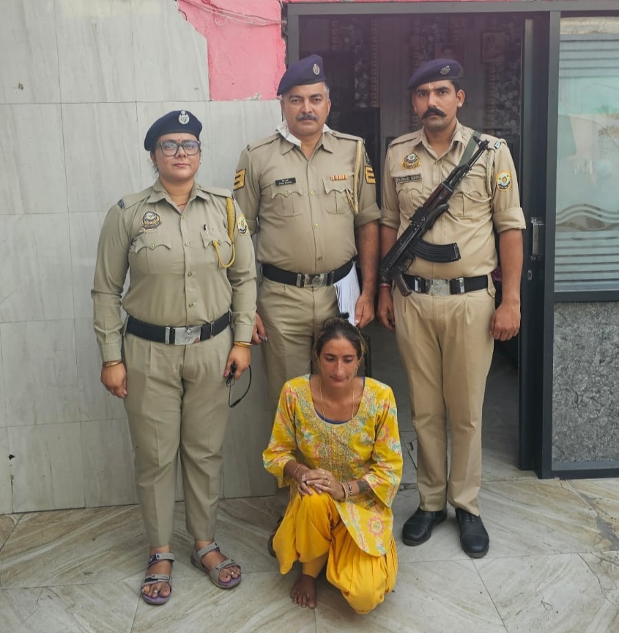 इंदौरा में महिला नशा तस्कर को किया गया निरुद्ध, एनडीपीएस के हैं कई मामले दर्ज